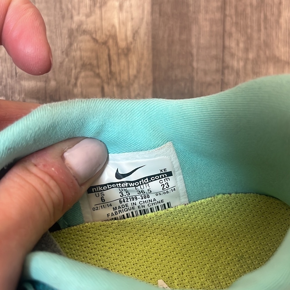 Nike Free 5.0 Running Sneaker Shoe Deep Royal Hyper Pink Size 6 - Picture 12 of 13